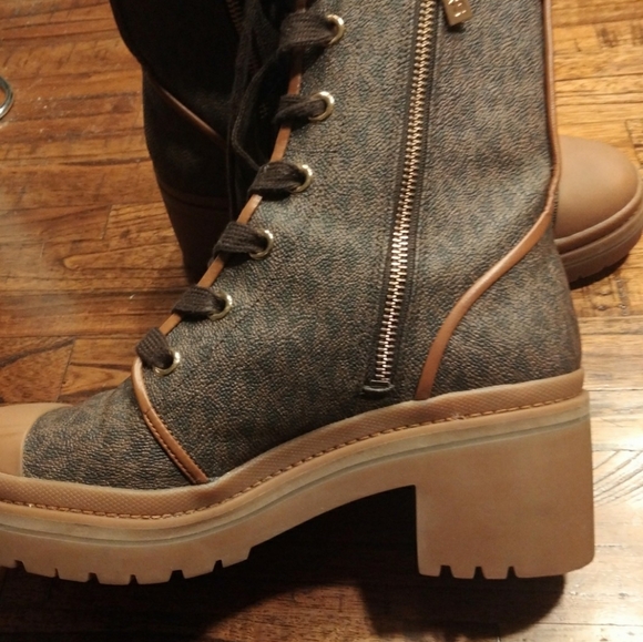 Michael Kors MK boots - Picture 3 of 8